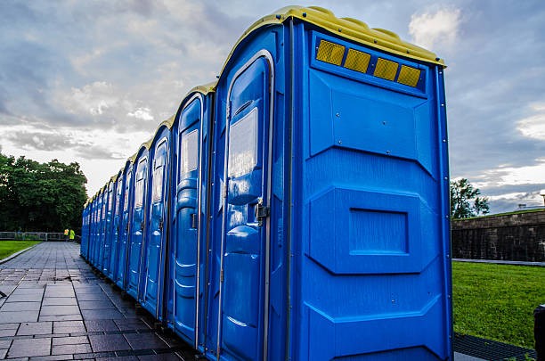 Porta potty delivery and setup in St Francis, KS